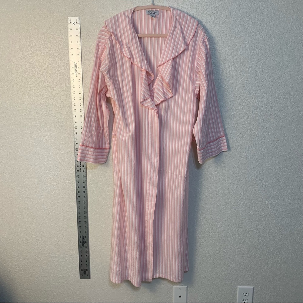 Nautica Pink and White robe  with ruffle Collar and matching tie.100% Cotton